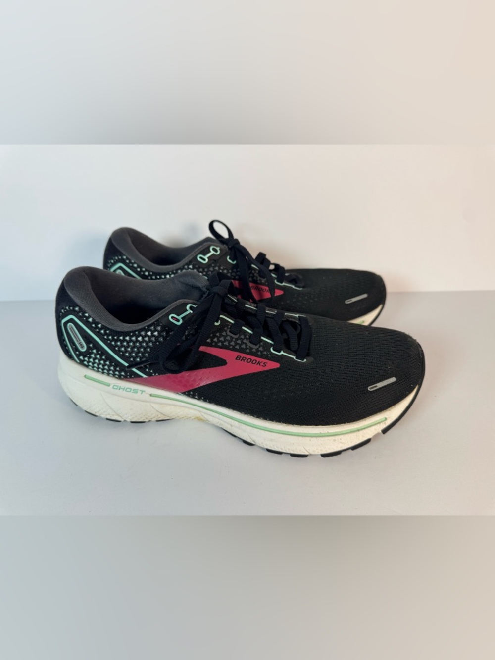 Brooks Ghost 14 shoes size 9